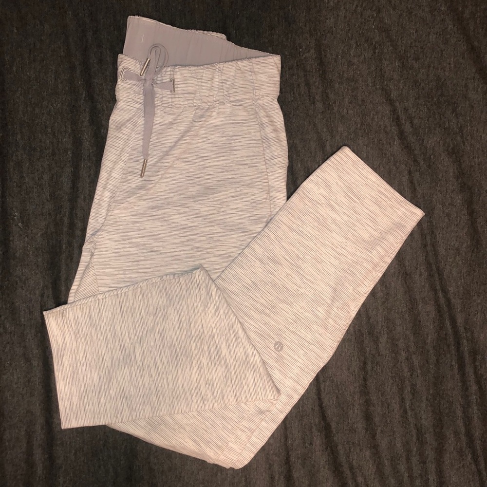 Lululemon on the fly pant